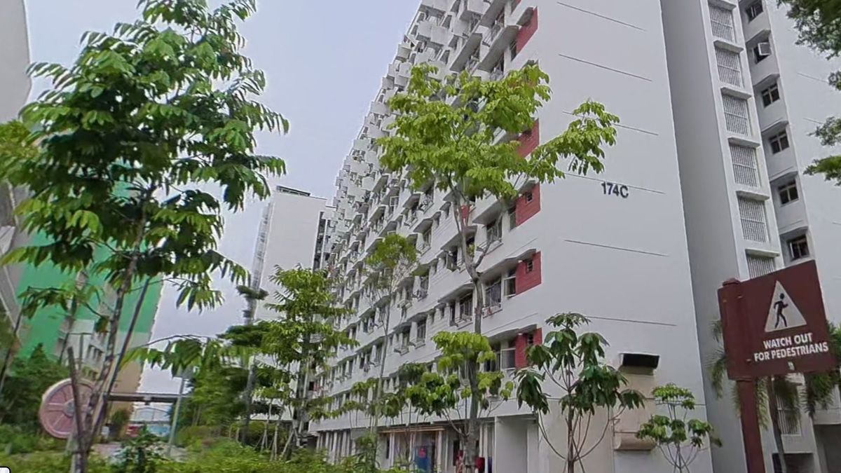 Blind neighbour's alert leads to discovery of decomposed body in Hougang flat